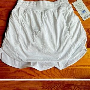 Lululemon white tennis skirt. Size 6